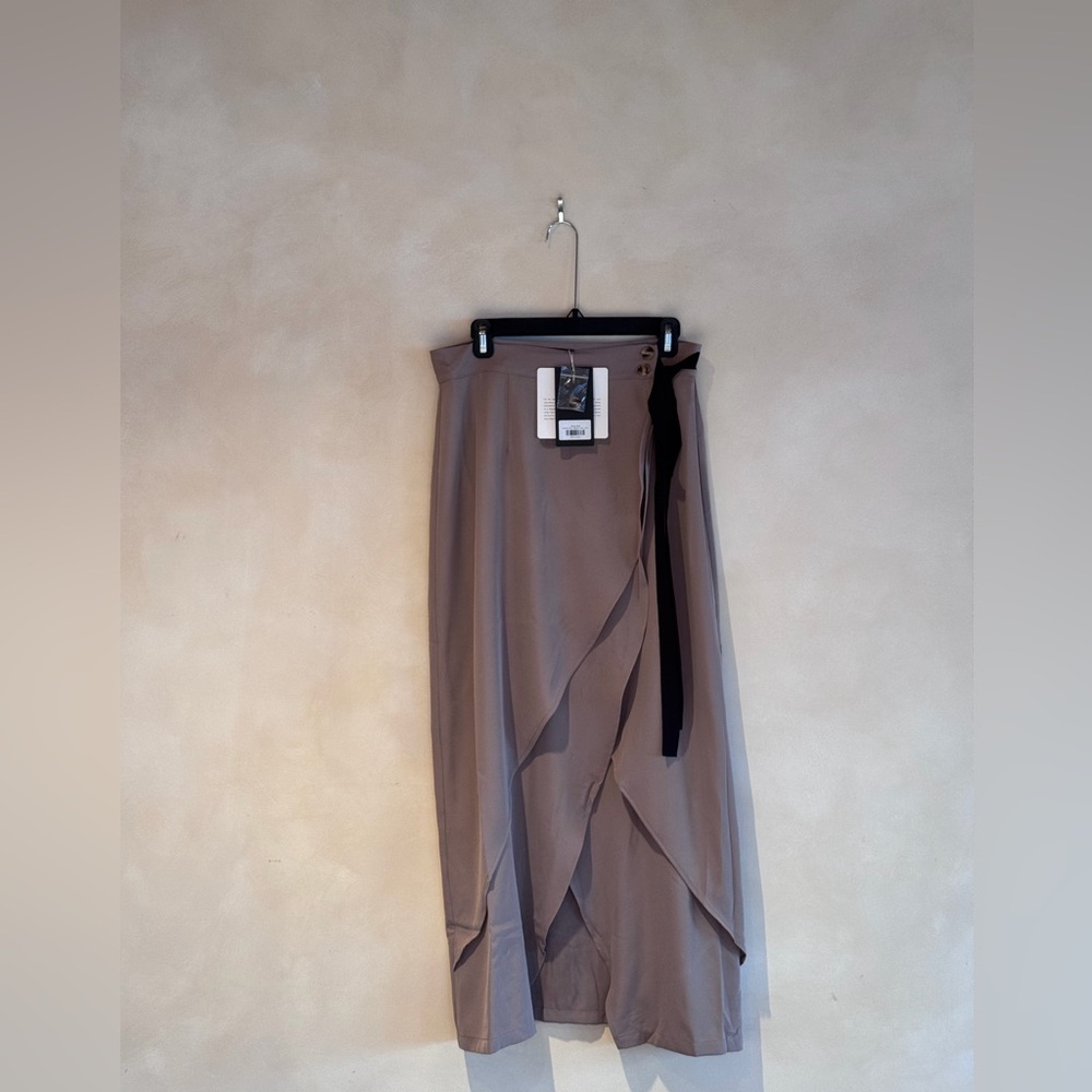 Ellie Makir New York Wrap Skirt – New With Tags